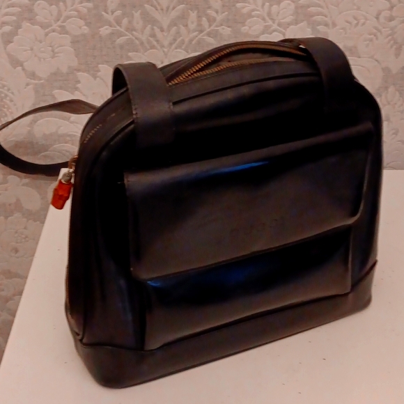 Gucci Handbags - Gucci Black Leather Shoulder Bag